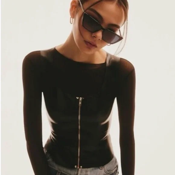 Quay Australia Bad Habit Red Sunglasses for Women- no pouch - Picture 5 of 5